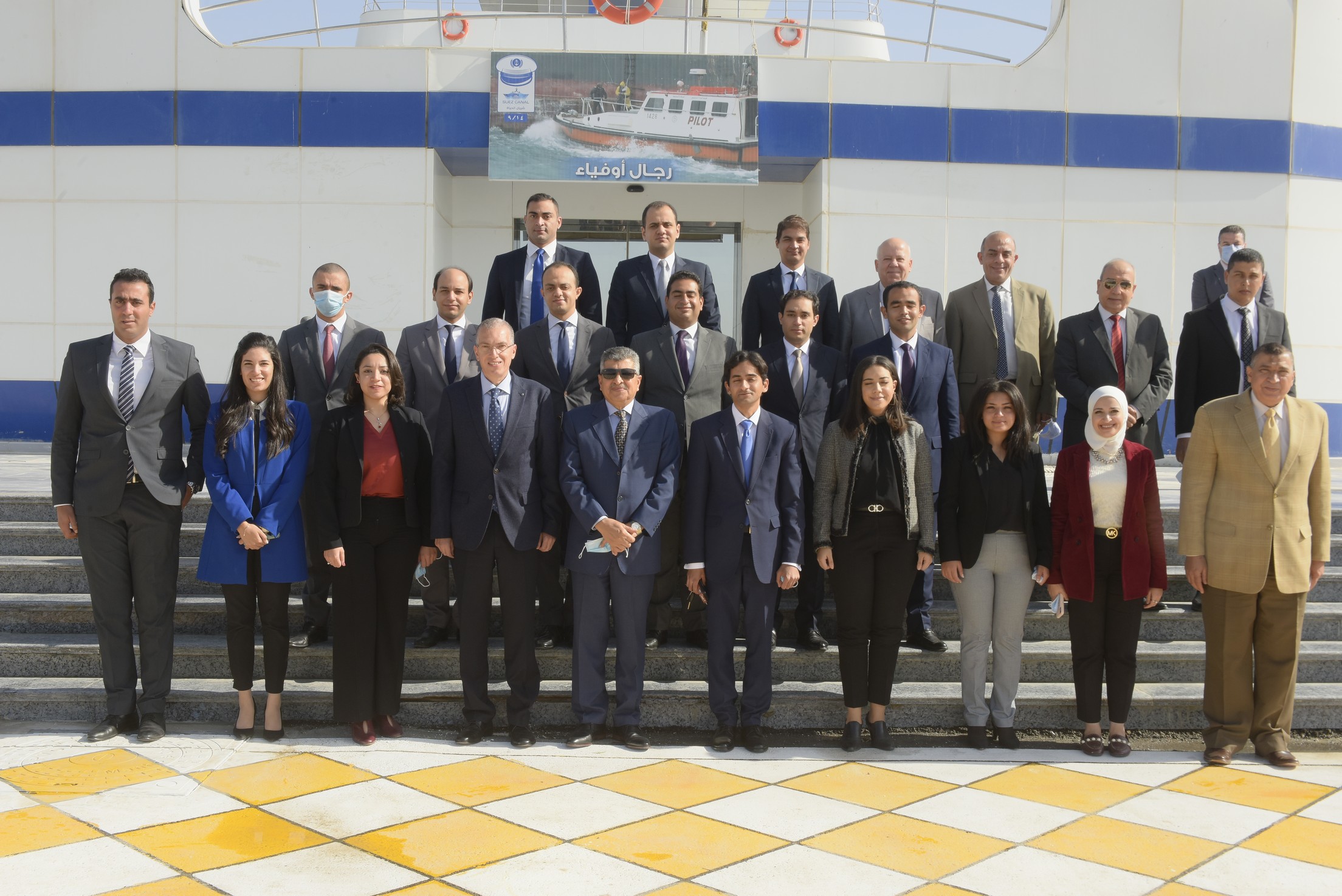 وفد دبلوماسي يزور قناة السويس