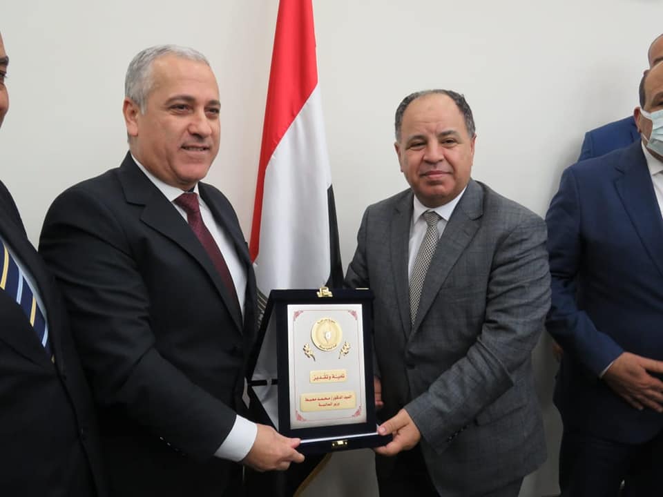 وزير المالية خلال ندوة الهيئة الوطنية للصحافة