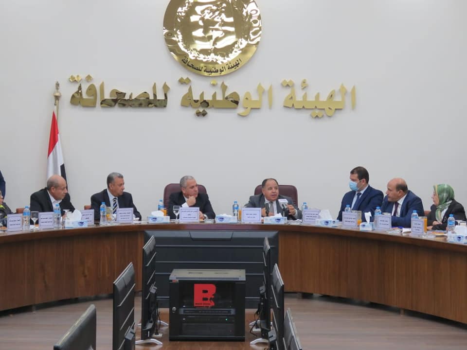 وزير المالية خلال ندوة الهيئة الوطنية للصحافة