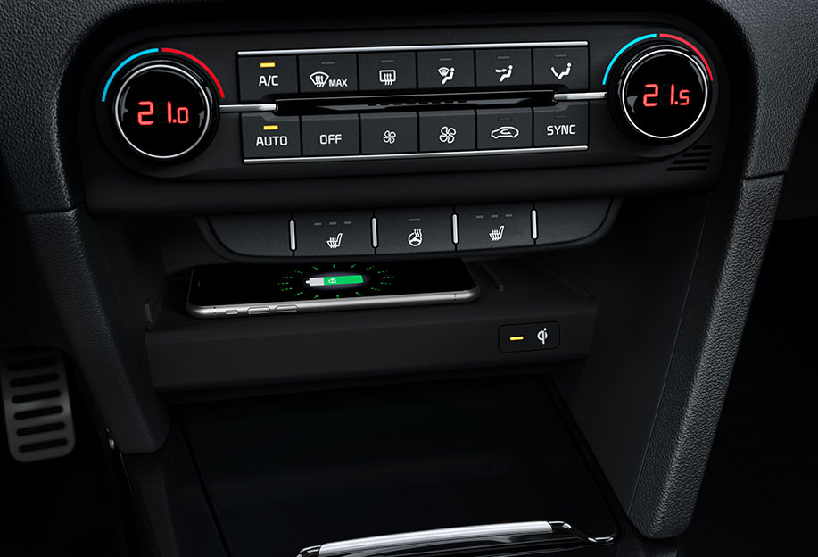 التصميم الداخلي لسيارة كيا 2022