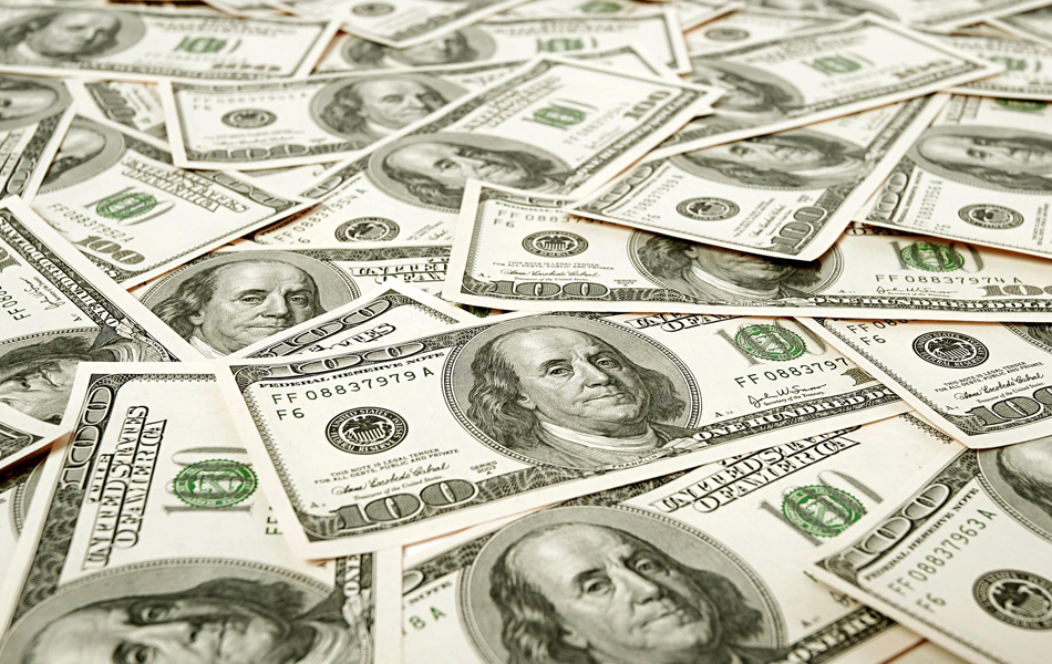 الدولار يرتفع مع بحث المستثمرين عن ملاذ آمن مع تصاعد إجراءات العزل من «كورونا» - أموال الغد