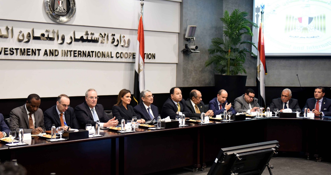 جانب من لقاء وزيرة الاستثمار و5 وزراء بالشركات الأمريكية العاملة بمصر
