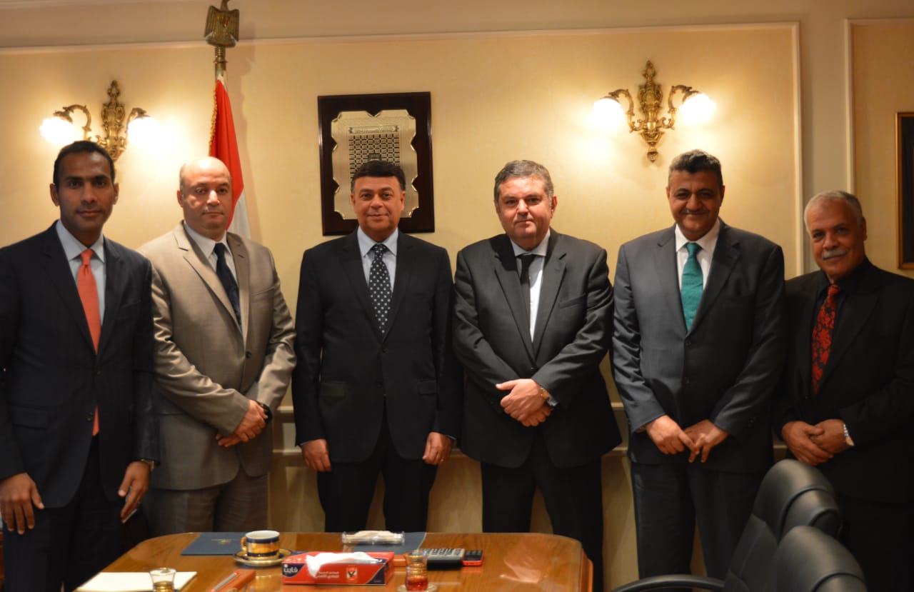 جانب من اجتماع وزير قطاع الأعمال بقيادات مصر القابضة للتأمين