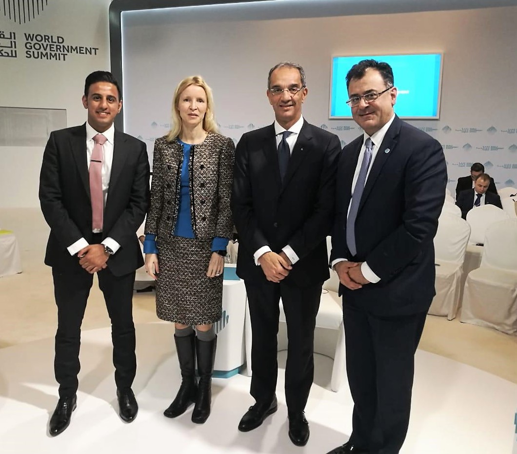 وزير الاتصالات