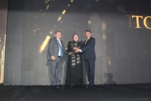 تكريم باسل الحيني بقمة مصر للأفضل