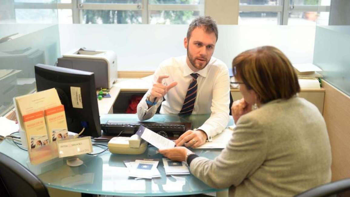 فتح حساب في بنك