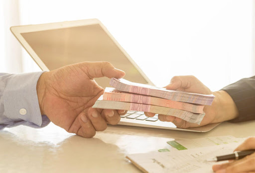 فتح حساب في بنك