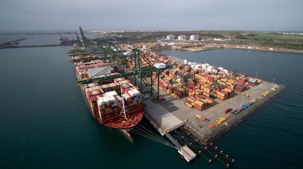 ميناء سينيس