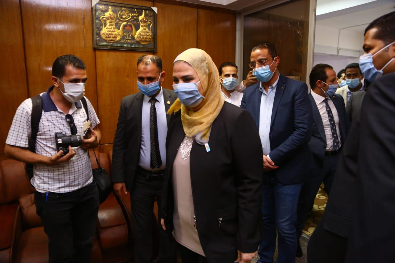 وزيرة التضامن تتفقد مبنى المديرية بالفيوم بعد تطويره بتكلفة 3,6 مليون جنيه