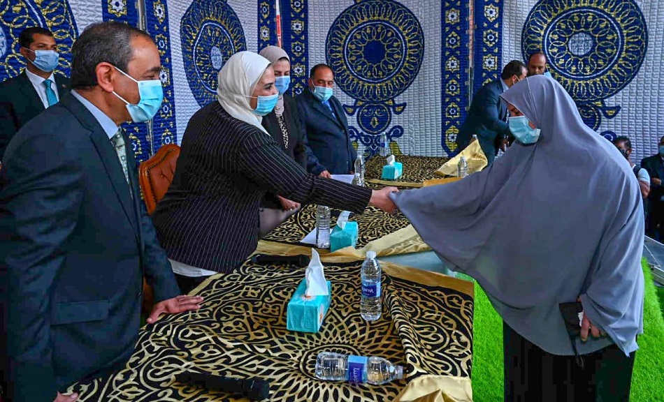 وزيرة التضامن تدشن مبادرتي «شتاء دافيء» و«أنا واليتيم» من الإسماعيلية