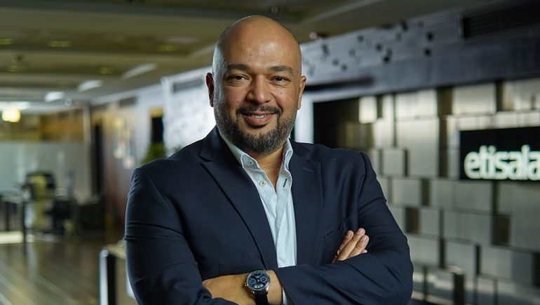 حازم متولي الرئيس التنفيذي لشركة اتصالات مصر