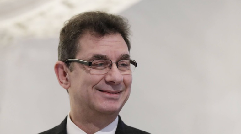 ألبرت بورلا المدير العام لشركة فايزر العالمية