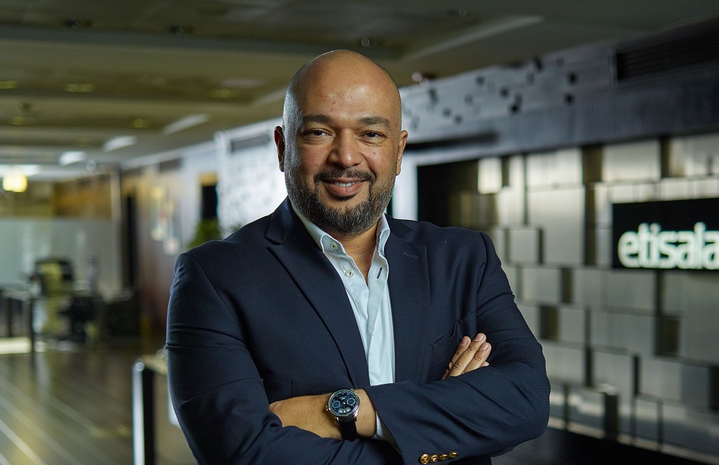 حازم متولي الرئيس التنفيذي لشركة اتصالات مصر