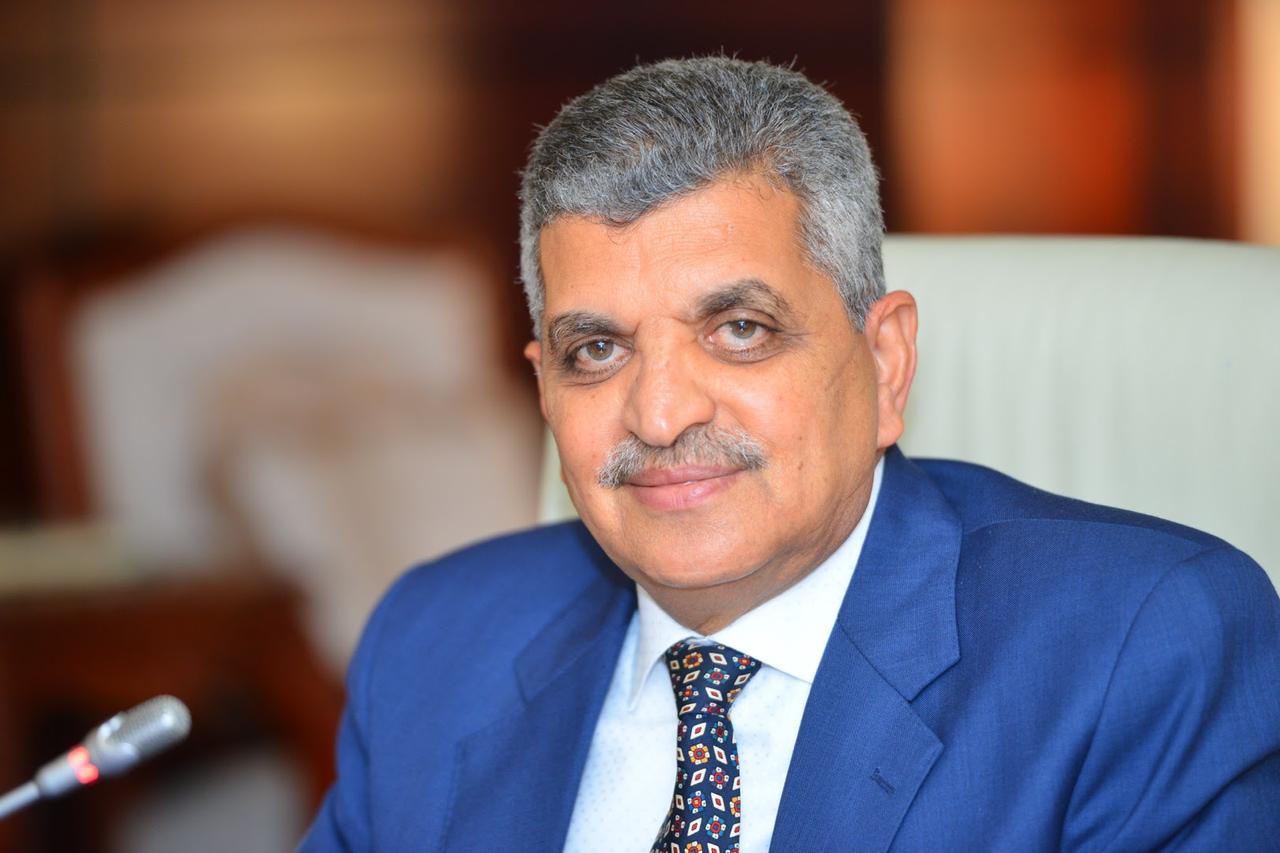 الفريق أسامة ربيع رئيس هيئة قناة السويس