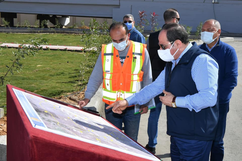 الرئيس السيسي يتفقد مشروع تطوير محور مسطرد