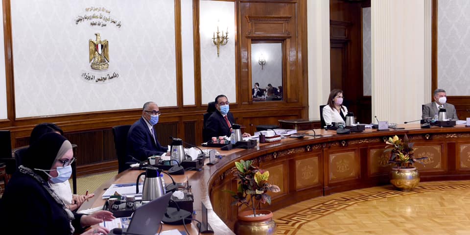 الحكومة تناقش 100 اجراء للنهوض بالصناعة