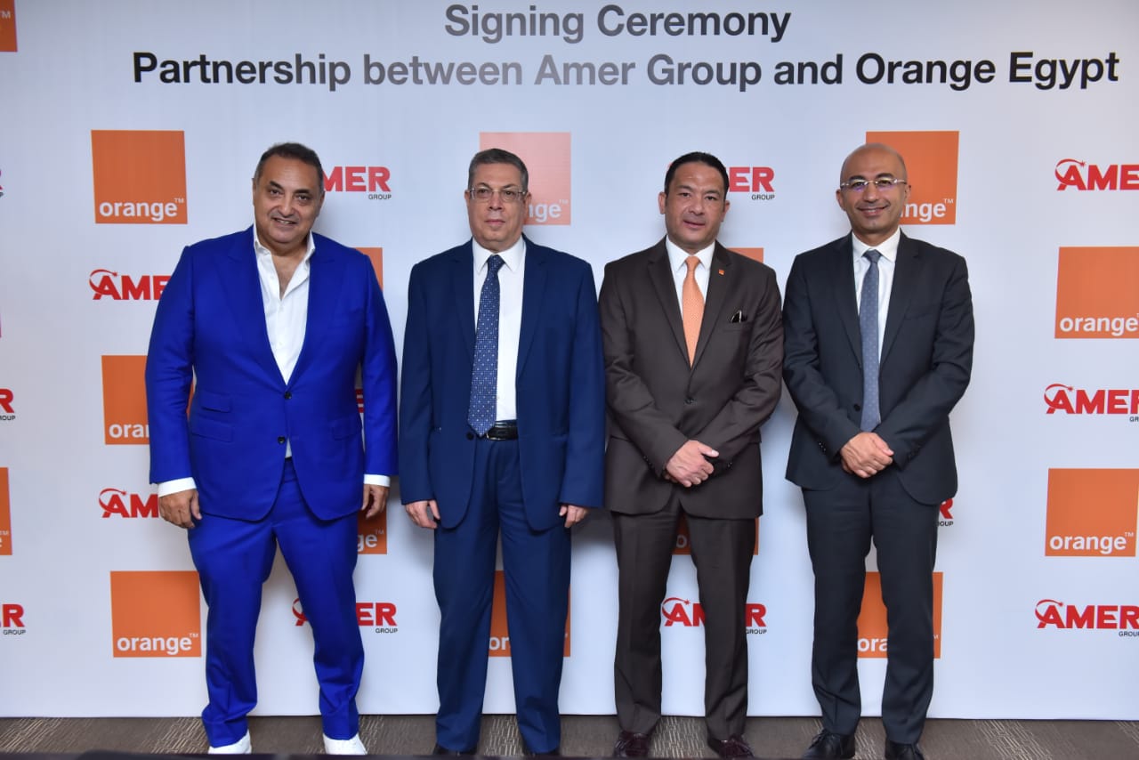 «أورنج» تجدد اتفاقية الشراكة مع «عامر جروب»
