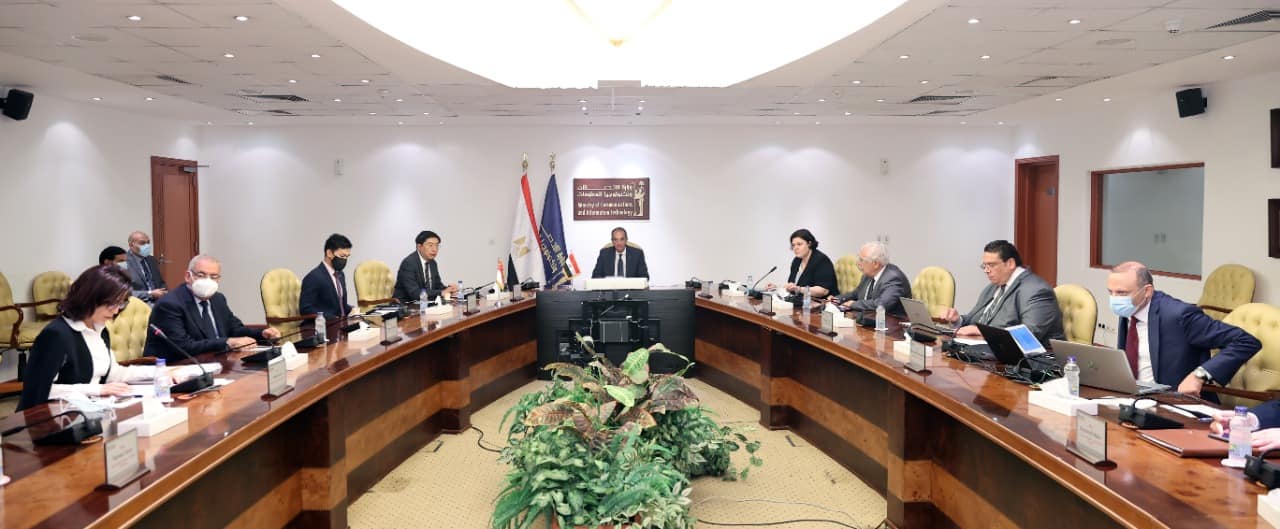 وزير الاتصالات