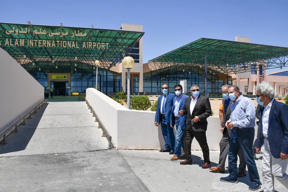 قامت لجنة التفتيش الأمني والبيئى بالمطارات والفنادق ، برئاسة الطيار منتصر مناع نائب وزير الطيران المدنى بزيارة تفقدية لمطاري الغردقه ومرسي علم