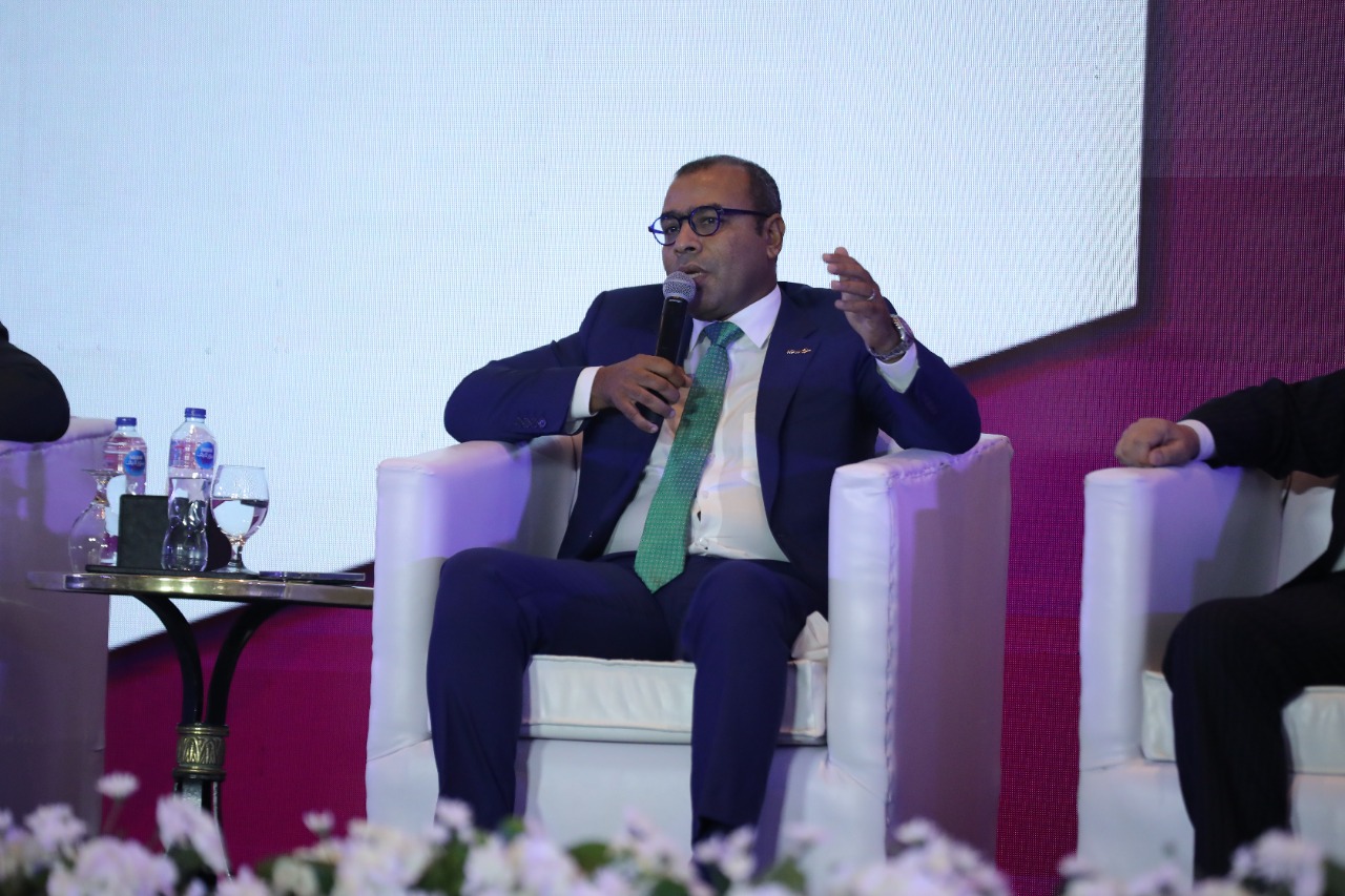 الدكتور أحمد مكي