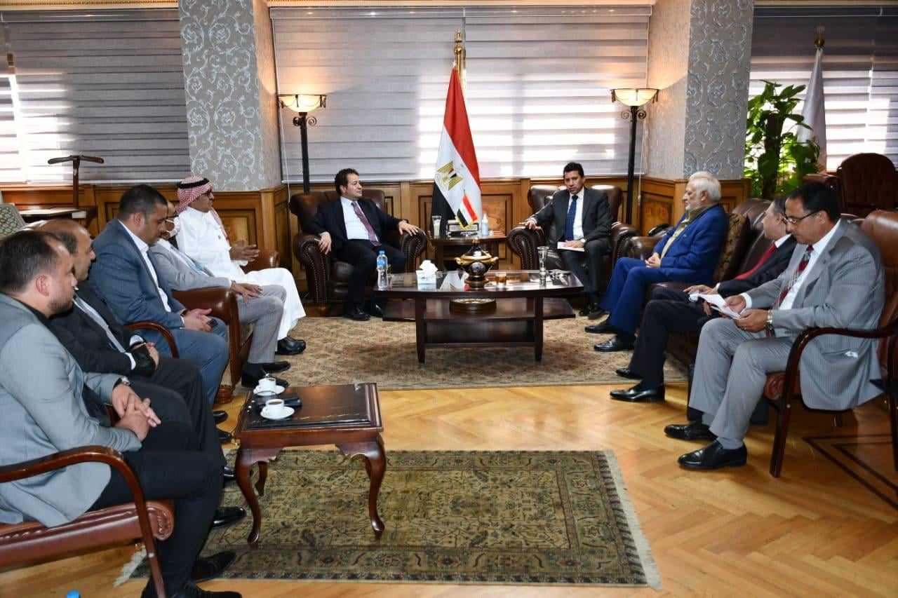 وزير الشباب والرياضة