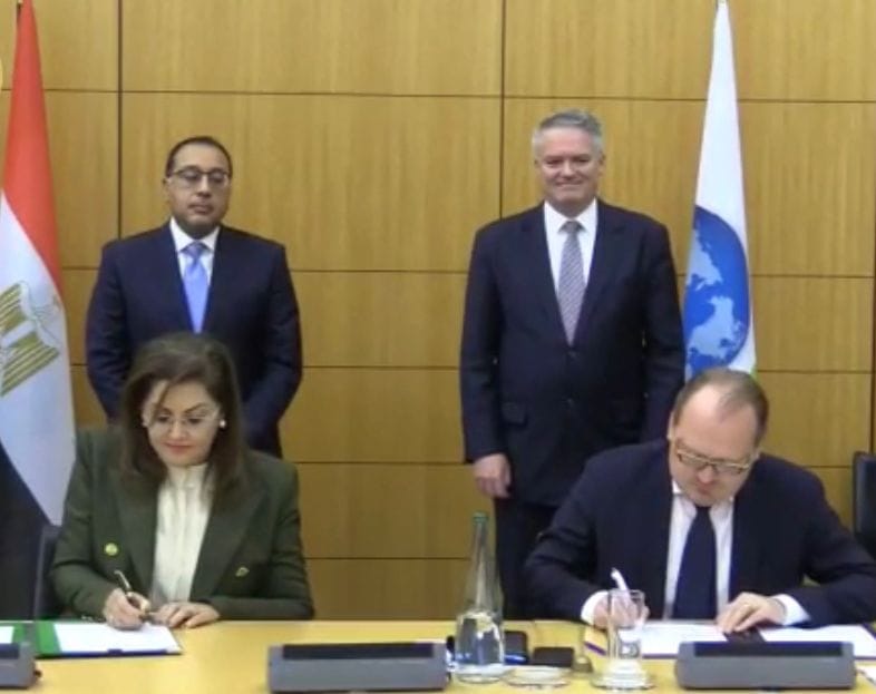 توقيع البرنامج القطري مع منظمة التعاون الاقتصادي بفرنسا