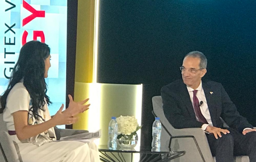 وزير الاتصالات خلال مشاركته في معرض ومؤتمر "جيتكس جلوبال"