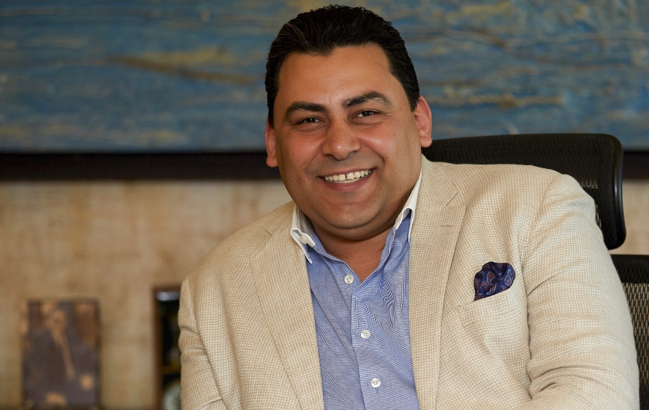 المهندس عادل حامد، العضو المنتدب والرئيس التنفيذي للشركة المصرية للاتصالات