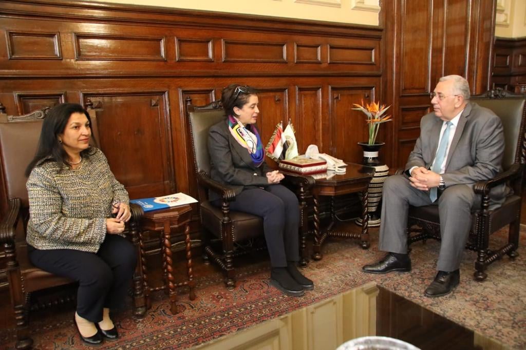 وزير الزراعة مناقشة خطط مضادات