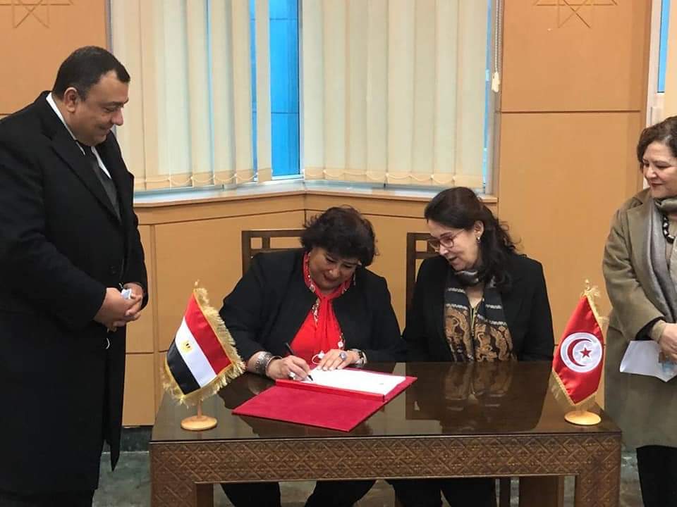 وزيرة الثقافة