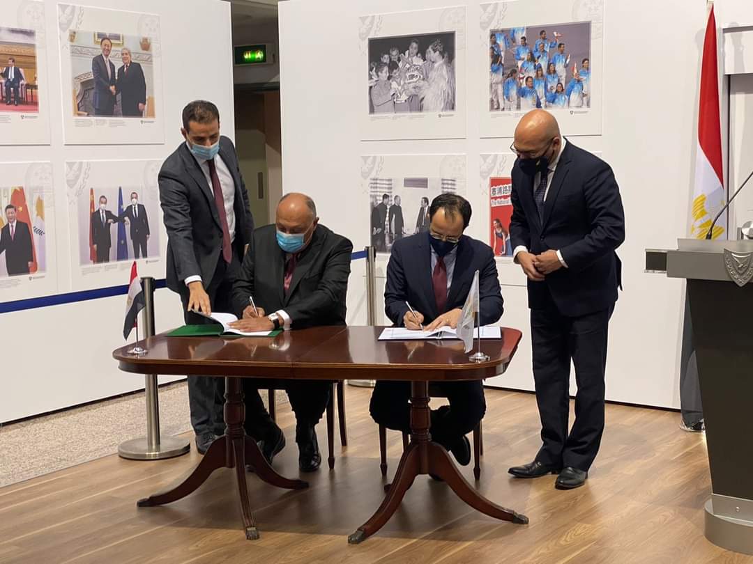 وزيرا خارجية مصر وقبرص يوقعان مذكرة تفاهم لتدشين برامج للتبادل والتدريب