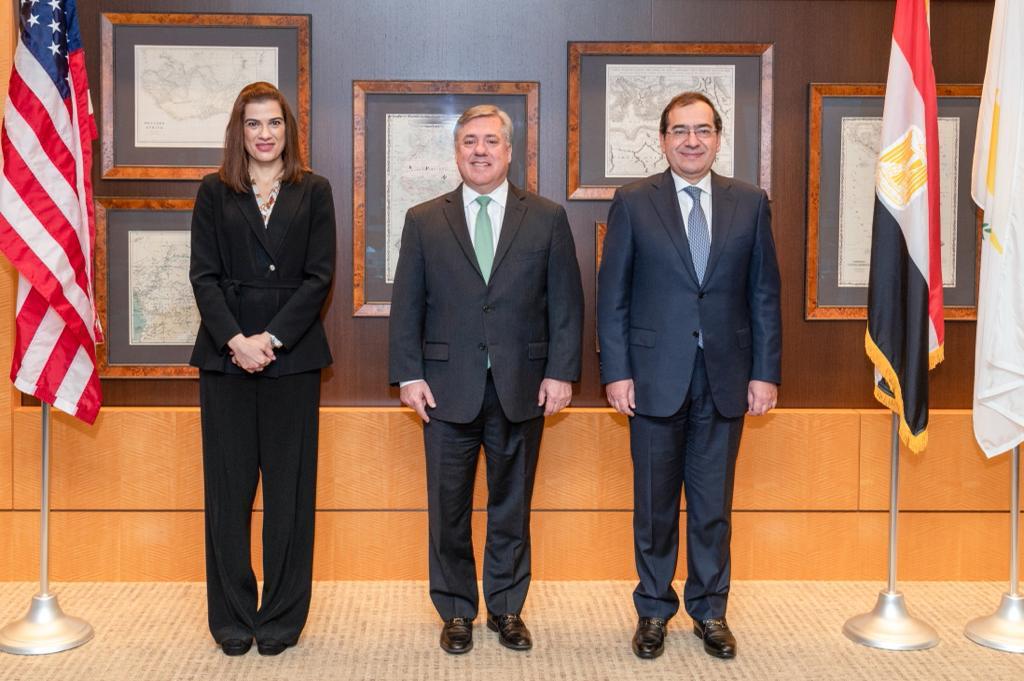 وزير البترول يعقد اجتماعًا ثلاثيًا لبحث تنمية حقل أفروديت القبرصي