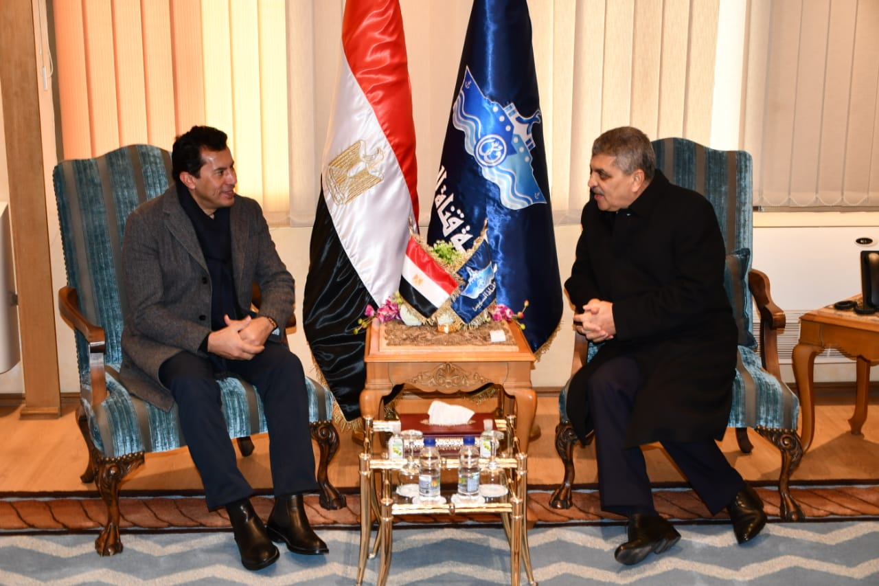 أثناء اللقاء