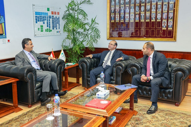 الدكتور شريف فاروق رئيس مجلس إدارة البريد المصري والدكتور محمد فريد رئيس البورصة المصرية