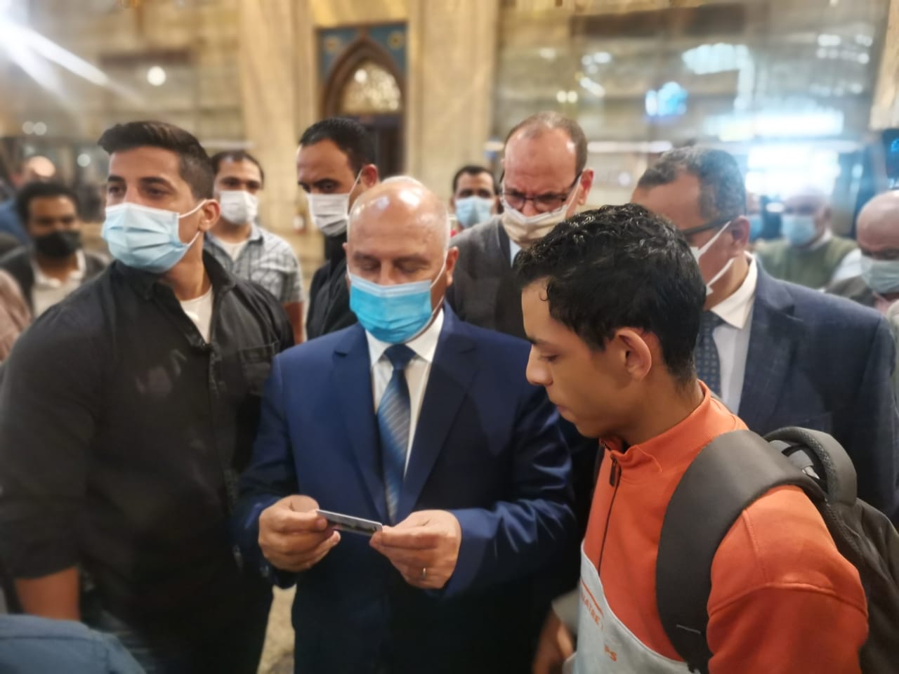وزير النقل يتفقد محطة مصر