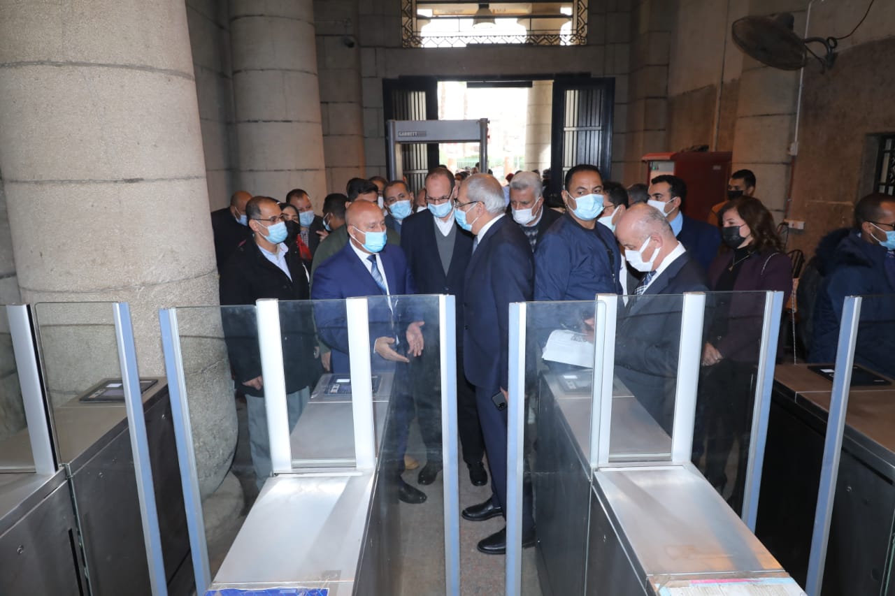 وزارة النقل تعلن عن تشغيل ماكينات حجز التذاكر بمحطة الجيزة