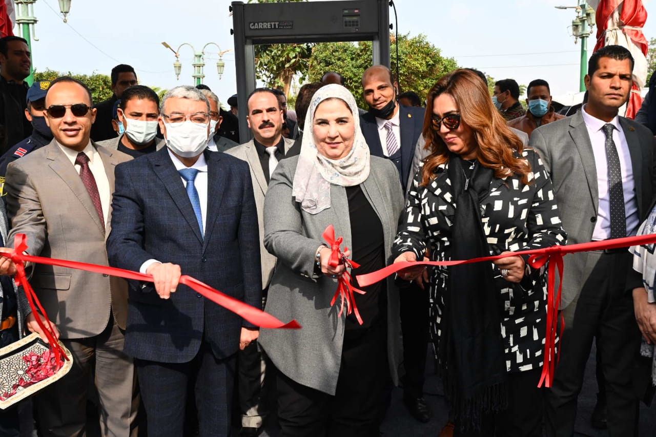 وزيرة التضامن تفتتح معرض ديارنا للحرف اليدوية بمحافظة المنيا