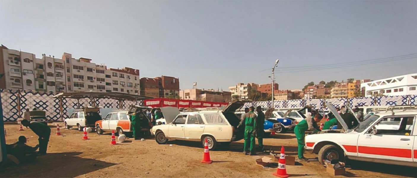 وزارة البترول تحول 800 سيارة أجرة بأسوان مجاناً للعمل بالغاز الطبيعي