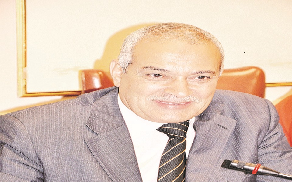 عبد العزيز السيد رئيس شعبة الثروة الداجنة