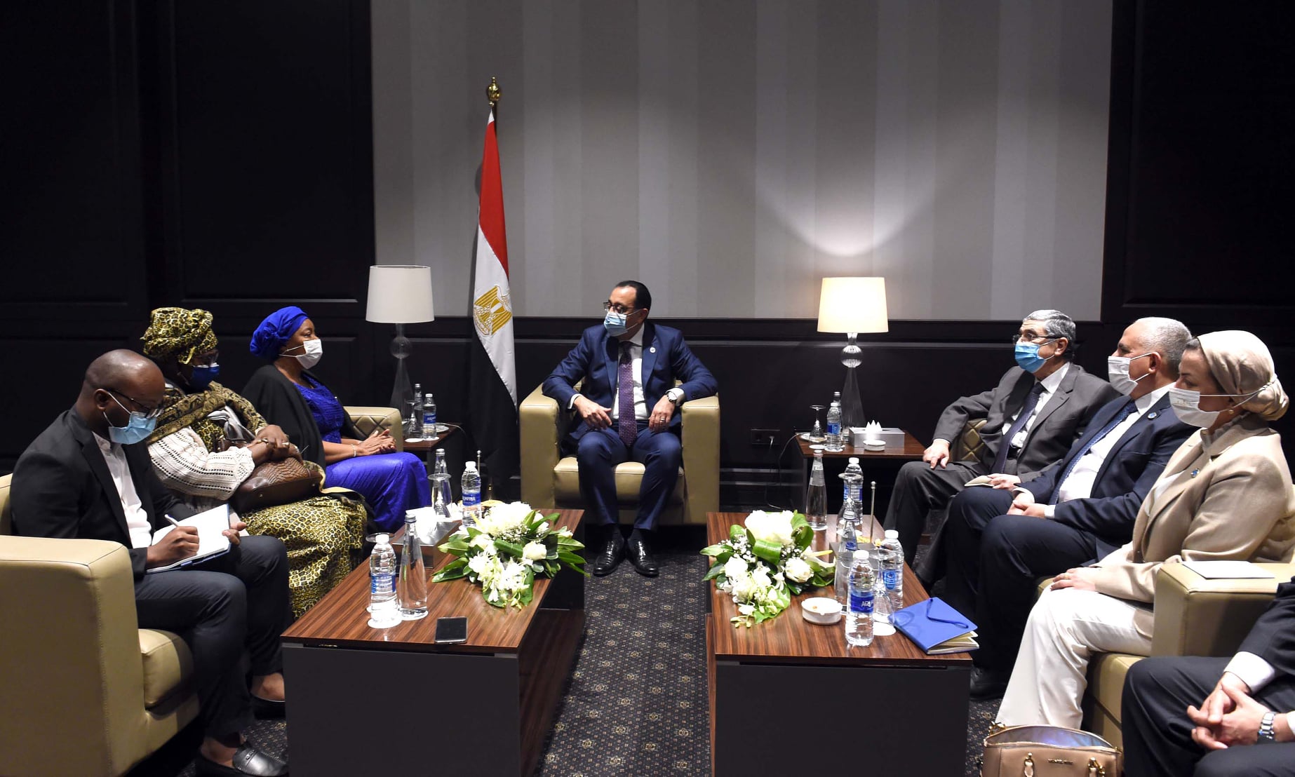 رئيس الوزراء يلتقي وزيرة البيئة بالكونغو لبحث سبل تعزيز التعاون المشترك