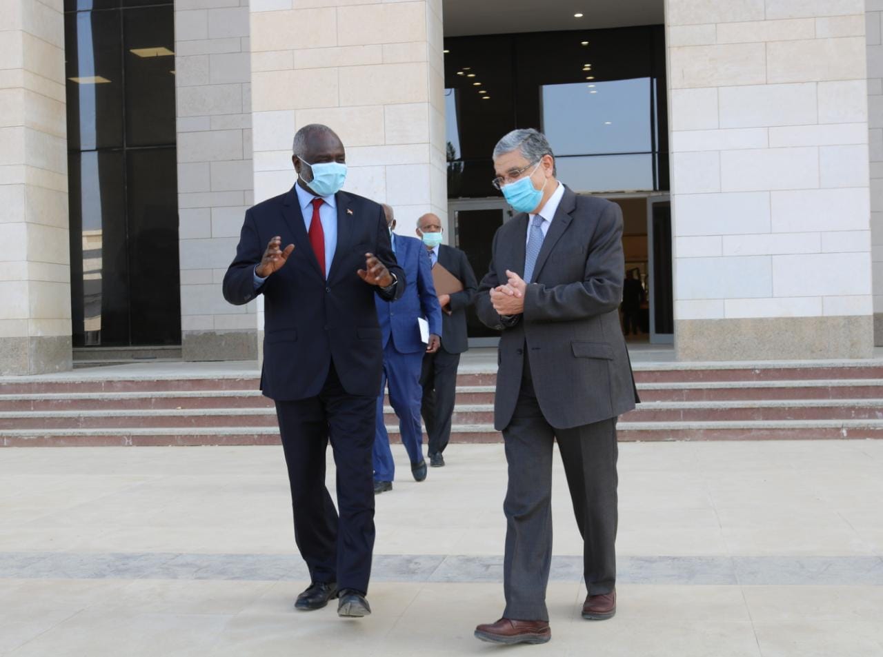 مصر تعتزم زيادة قدرات الربط الكهربائي مع السودان إلى 300 ميجا وات