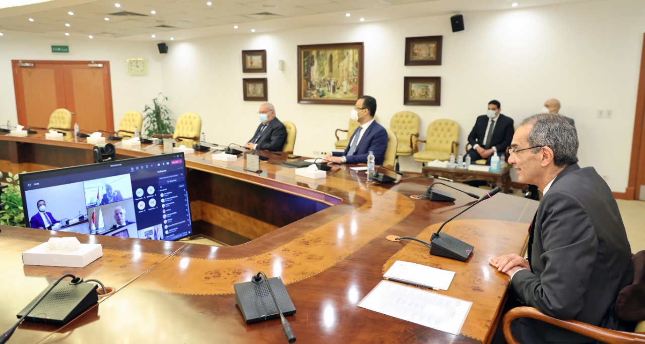 وزير الاتصالات