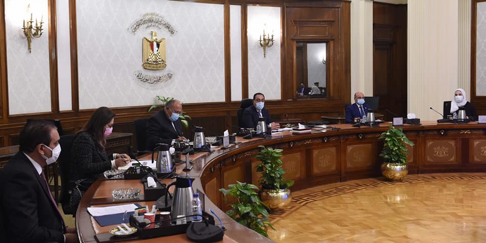 جانب من اجتماع رئيس الوزراء