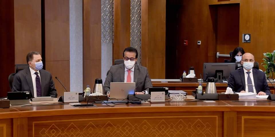 رئيس مجلس الوزراء يتلقى القائم بأعمال وزير الصحة