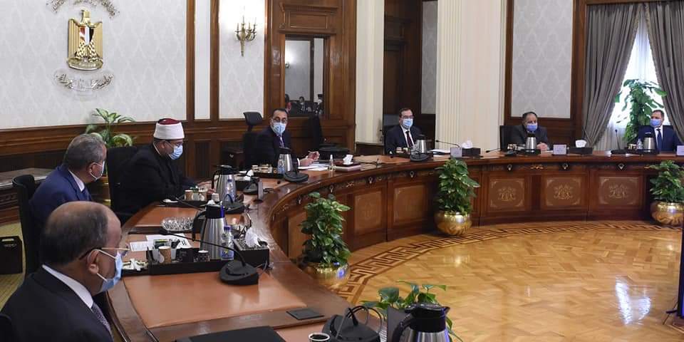 رئيس الوزراء يترأس الاجتماع الثالث للجنة مواجهة تأثير الأزمة