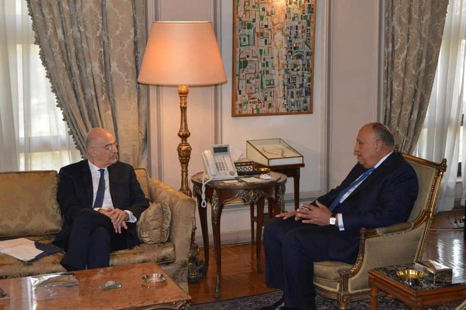 وزير الخارجية يستقبل نظيره اليوناني لتعزيز التعاون  حول القضايا المُشتركة