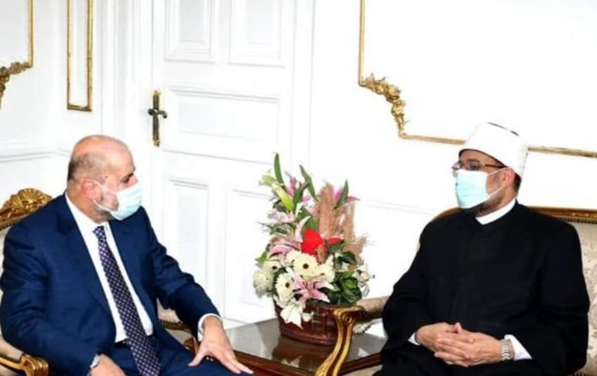 وزير الأوقاف يناقش تدريب الواعظات الفلسطينيات عقب شهر رمضان