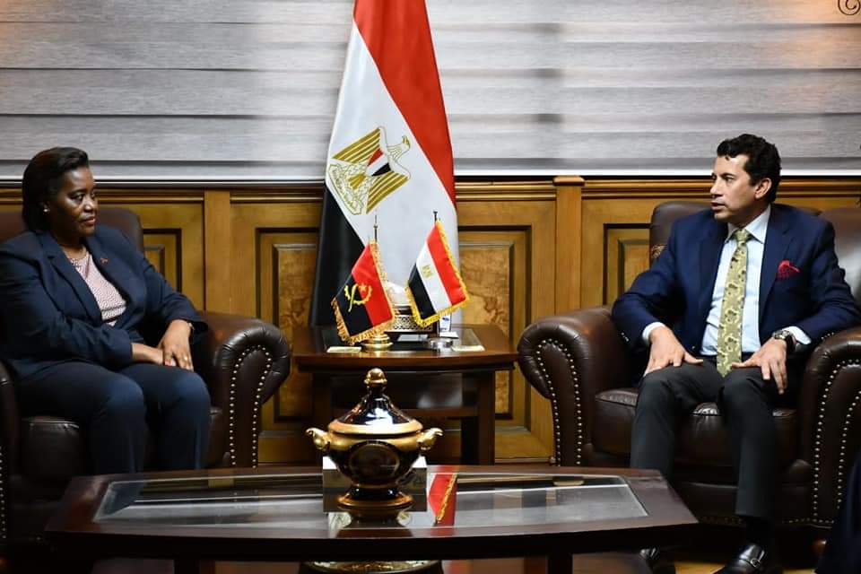 وزير الشباب يوقع بروتوكول تعاون مع نظيره الأنجولى