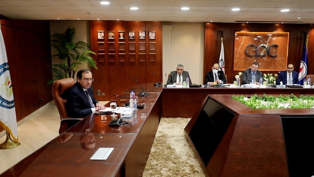 «SAP العالمية للبرمجيات» تعرض على وزارة البترول حلول التحول الرقمي بمشروعات النفط والغاز