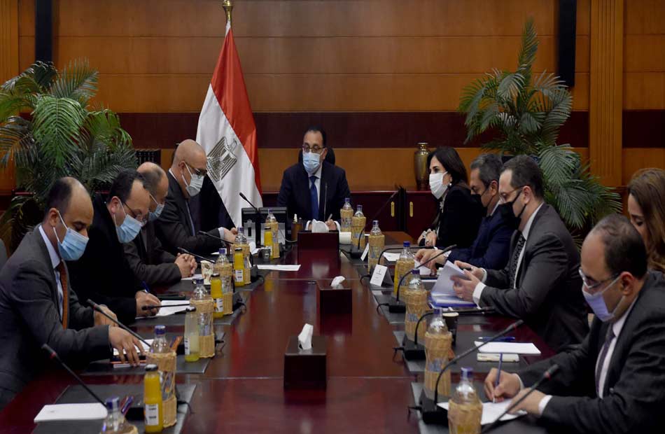 رئيس الوزراء يتابع مع وزير الإسكان موقف الطرح الجديد للوحدات السكنية والأراضي للمصريين بالخارج
